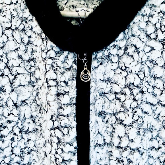 Sioni Jacket 🧥 - Picture 7 of 10